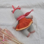 Hipcia w sukience na szydełku hipopotam na szydełku w sukience hipcia rękodzieło maskotka hipcia wykonane na szydełku