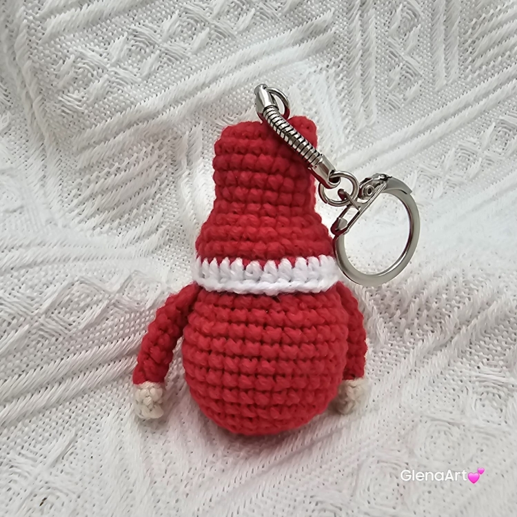 Skrzat GNOM ELF na szydełku zawieszka brelok na szydełku rękodzieło maskotka do zaczepienia wykonane na szydełku ELFIK skrzat gnom na szydełku