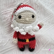 MIKOŁAJ na szydełku zawieszka brelok na szydełku rękodzieło maskotka do zaczepienia wykonane na szydełku Mikołaj Gwiazdor na szydełku dziargany Boże Narodzenie Mikołajek