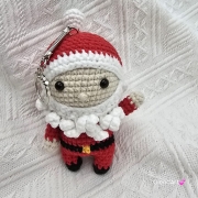 MIKOŁAJ na szydełku zawieszka brelok na szydełku rękodzieło maskotka do zaczepienia wykonane na szydełku Mikołaj Gwiazdor na szydełku dziargany Boże Narodzenie Mikołajek