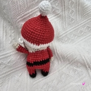 MIKOŁAJ na szydełku zawieszka brelok na szydełku rękodzieło maskotka do zaczepienia wykonane na szydełku Mikołaj Gwiazdor na szydełku dziargany Boże Narodzenie Mikołajek