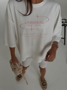 T-shirt LA MANUEL Model - BURST ecru ONE SIZE koszulka ecru z różowym napisem LOGO Lamanuel