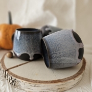 Kubek ceramiczny z uchem Beczułka ręcznie robiony 320 ml - RÓŻOWE KROPLE rękodzieło kolor przenikający róż