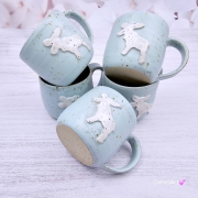 Kubek renifer świąteczny ceramiczny nakrapiany zimny błękit z Reniferem - 350 ml z uchem ręcznie toczony niebieski kubek zimowy renifer świąteczny kubek z reniferem
