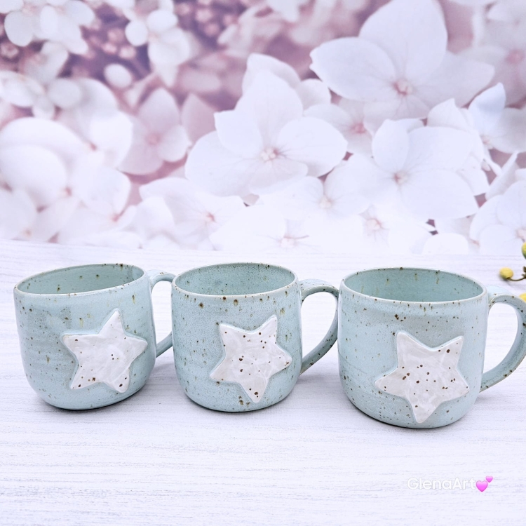 Kubek z choinką świąteczny ceramiczny z nakrapianej gliny zimny błękit kubek choinka - poj. ok. 350 ml z uchem ręcznie toczony niebieski kubek zimowy biała choinka świąteczny kubek z choinką