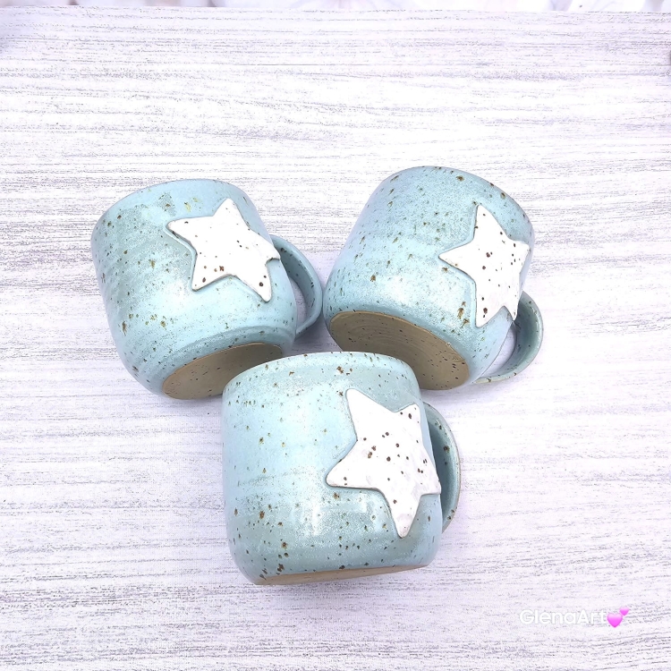 Kubek z choinką świąteczny ceramiczny z nakrapianej gliny zimny błękit kubek choinka - poj. ok. 350 ml z uchem ręcznie toczony niebieski kubek zimowy biała choinka świąteczny kubek z choinką