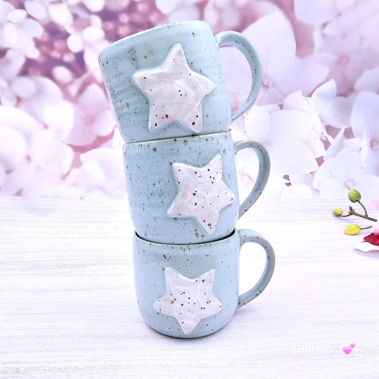 Kubek z choinką świąteczny ceramiczny z nakrapianej gliny zimny błękit kubek choinka - poj. ok. 350 ml z uchem ręcznie toczony niebieski kubek zimowy biała choinka świąteczny kubek z choinką