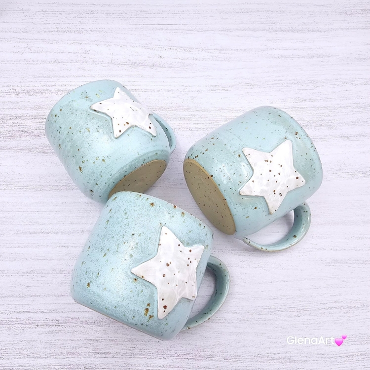 Kubek z choinką świąteczny ceramiczny z nakrapianej gliny zimny błękit kubek choinka - poj. ok. 350 ml z uchem ręcznie toczony niebieski kubek zimowy biała choinka świąteczny kubek z choinką