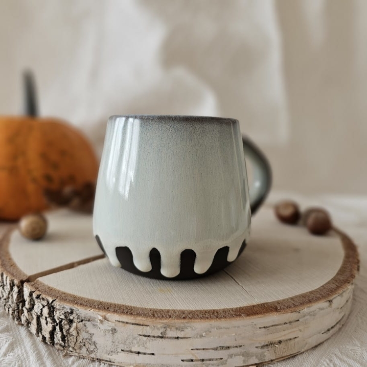 Kubek ceramiczny z uchem Beczułka ręcznie robiony biały-perła 300 ml - PERŁA rękodzieło kolor perłowy