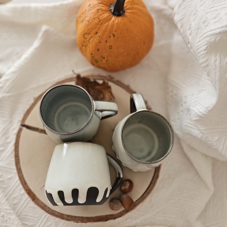 Kubek ceramiczny z uchem Beczułka ręcznie robiony biały-perła 300 ml - PERŁA rękodzieło kolor perłowy