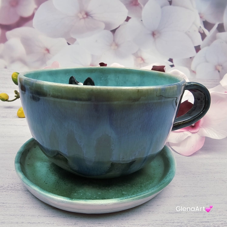 Filiżanka błękitna BULDOG z BULDOŻKIEM biało-czarnym i czerwoną obróżką Francuskim PIESKIEM ceramiczna ze spodkiem i zwierzakiem w środku ręcznie toczona i malowana elegancka filiżanka z pięknym szkliwem BULDOŻEK FRANCUSKI kubek z buldożkiem buldożek