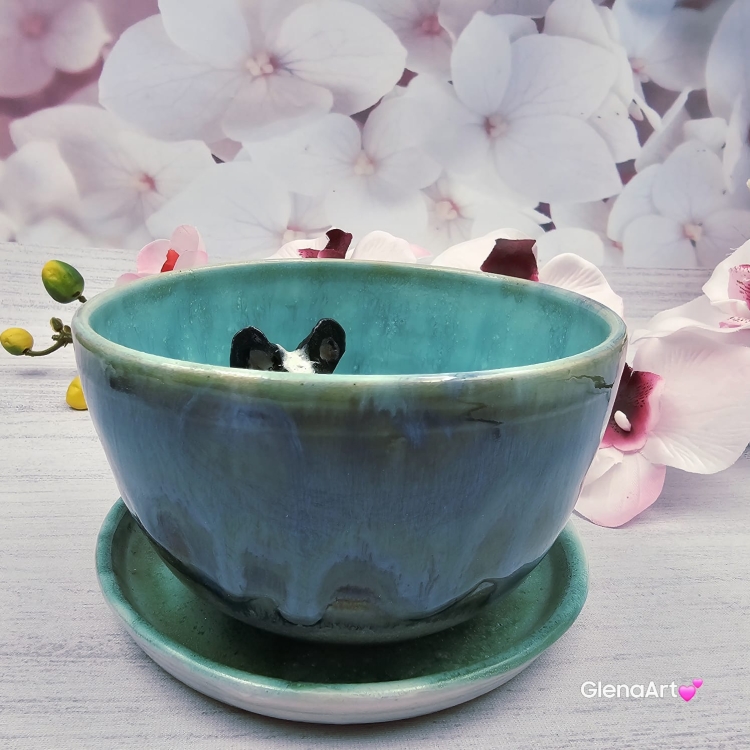 Filiżanka błękitna BULDOG z BULDOŻKIEM biało-czarnym i czerwoną obróżką Francuskim PIESKIEM ceramiczna ze spodkiem i zwierzakiem w środku ręcznie toczona i malowana elegancka filiżanka z pięknym szkliwem BULDOŻEK FRANCUSKI kubek z buldożkiem buldożek