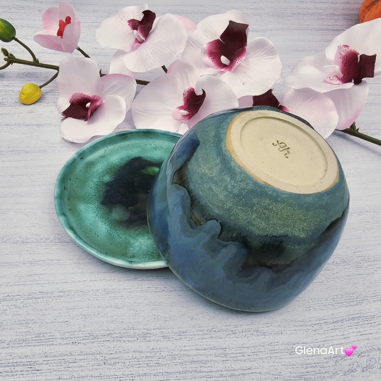 Filiżanka błękitna BULDOG z BULDOŻKIEM biało-czarnym i czerwoną obróżką Francuskim PIESKIEM ceramiczna ze spodkiem i zwierzakiem w środku ręcznie toczona i malowana elegancka filiżanka z pięknym szkliwem BULDOŻEK FRANCUSKI kubek z buldożkiem buldożek