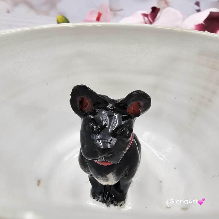 Filiżanka ze spodkiem pieskiem BULDOŻKIEM FRANCUSKIM ceramiczna ze spodkiem i czarnym pieskiem ręcznie toczona i malowana elegancka filiżanka z pięknym szkliwem BULDOŻEK FRANCUSKI kubek z pieskiem buldożkiem czarnym
