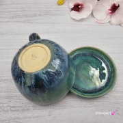 Filiżanka ze spodkiem pieskiem BULDOŻKIEM FRANCUSKIM ceramiczna ze spodkiem i karmelowym pieskiem ręcznie toczona i malowana elegancka filiżanka z pięknym szkliwem BULDOŻEK FRANCUSKI kubek z pieskiem buldożkiem nieidealna