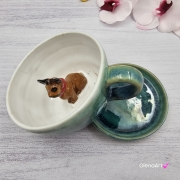 Filiżanka ze spodkiem pieskiem BULDOŻKIEM FRANCUSKIM ceramiczna ze spodkiem i karmelowym pieskiem ręcznie toczona i malowana elegancka filiżanka z pięknym szkliwem BULDOŻEK FRANCUSKI kubek z pieskiem buldożkiem nieidealna