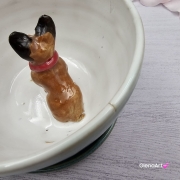 Filiżanka ze spodkiem pieskiem BULDOŻKIEM FRANCUSKIM ceramiczna ze spodkiem i karmelowym pieskiem ręcznie toczona i malowana elegancka filiżanka z pięknym szkliwem BULDOŻEK FRANCUSKI kubek z pieskiem buldożkiem nieidealna