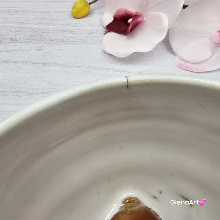 Filiżanka ze spodkiem pieskiem BULDOŻKIEM FRANCUSKIM ceramiczna ze spodkiem i karmelowym pieskiem ręcznie toczona i malowana elegancka filiżanka z pięknym szkliwem BULDOŻEK FRANCUSKI kubek z pieskiem buldożkiem nieidealna
