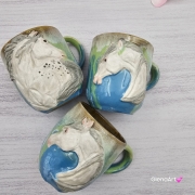 Duży kubek KOŃ ceramiczny z siwym KONIEM na zewnątrz ręcznie toczony i malowany kubek biały koń niebieski kubek z koniem
