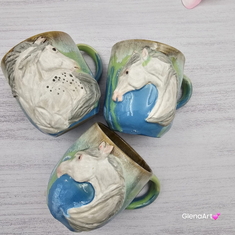 Duży kubek KOŃ ceramiczny z siwym KONIEM na zewnątrz ręcznie toczony i malowany kubek biały koń niebieski kubek z koniem