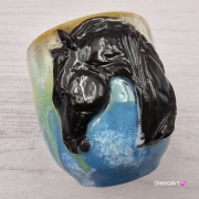 Duży kubek KOŃ ceramiczny z karym KONIEM na zewnątrz ręcznie toczony i malowany kubek czarny koń niebieski kubek z koniem
