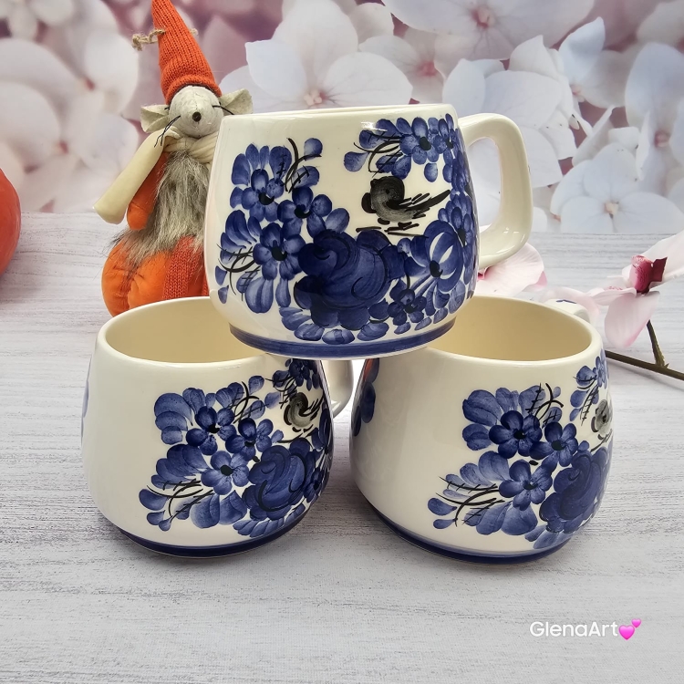 Kubek ceramiczny niebieski Mariusz kobaltowy Fajans Włocławek 330 ml z ptaszkiem metoda stempelka kubek z motywem kwiatowym niebieskim kubek w kwiaty
