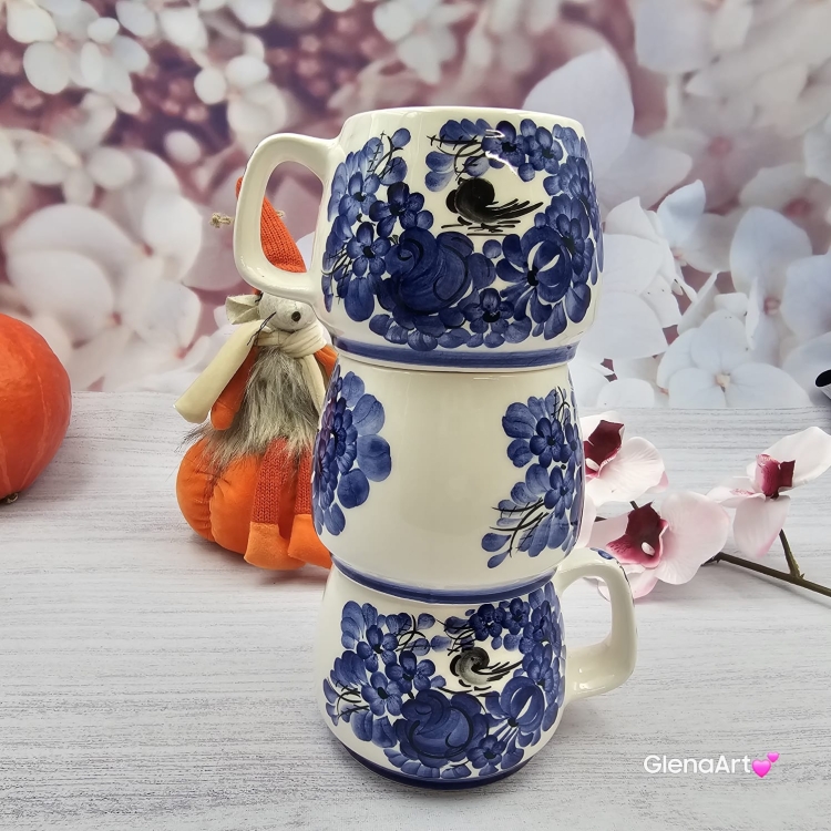 Kubek ceramiczny niebieski Mariusz kobaltowy Fajans Włocławek 330 ml z ptaszkiem metoda stempelka kubek z motywem kwiatowym niebieskim kubek w kwiaty