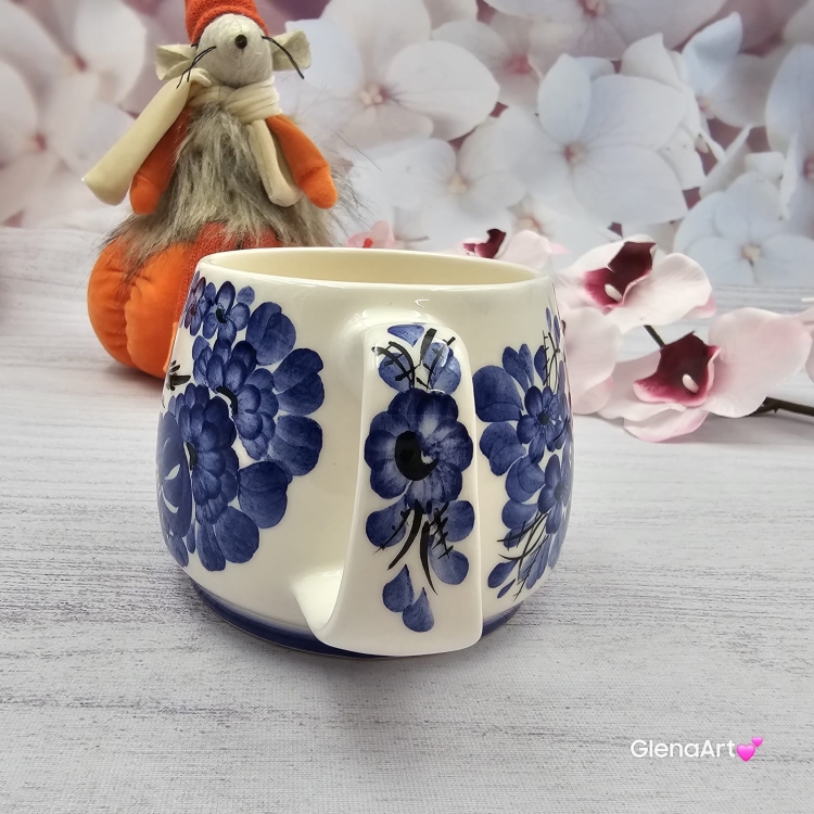 Kubek ceramiczny niebieski Mariusz kobaltowy Fajans Włocławek 330 ml z ptaszkiem metoda stempelka kubek z motywem kwiatowym niebieskim kubek w kwiaty