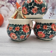 Kubek ceramiczny beczółka kwiatki Nikola Fajans Włocławek 250 ml metoda stempelka kubek z motywem kwiatowym czerwono-zielonym kubek w kwiatki