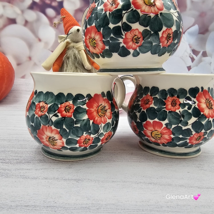 Kubek ceramiczny beczółka kwiatki Nikola Fajans Włocławek 250 ml metoda stempelka kubek z motywem kwiatowym czerwono-zielonym kubek w kwiatki
