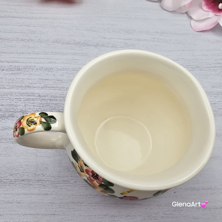 Kubek ceramiczny beczółka kwiatki i ptaszek Nikola Fajans Włocławek 250 ml metoda stempelka kubek z motywem kwiatowym czerwonym zielonym i żółtym kubek w kwiatki i ptaszek
