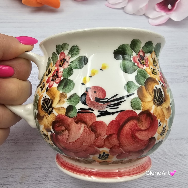 Kubek ceramiczny beczółka kwiatki i ptaszek Nikola Fajans Włocławek 250 ml metoda stempelka kubek z motywem kwiatowym czerwonym zielonym i żółtym kubek w kwiatki i ptaszek