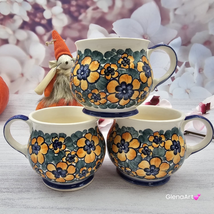Kubek ceramiczny beczółka żółte i zielone kwiatki Nikola Fajans Włocławek 250 ml metoda stempelka kubek z motywem kwiatowym żółto - zielone kubek w kwiatki i ptaszek