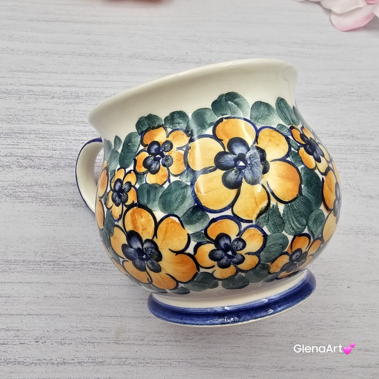 Kubek ceramiczny beczółka żółte i zielone kwiatki Nikola Fajans Włocławek 250 ml metoda stempelka kubek z motywem kwiatowym żółto - zielone kubek w kwiatki i ptaszek