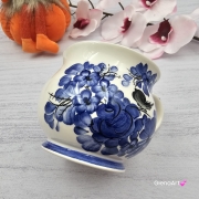 Kubek ceramiczny beczółka kobaltowy z ptaszkiem i kwiatki Nikola Fajans Włocławek 250 ml metoda stempelka kubek z motywem kwiatowym kobaltowym i ptaszkiem czarnym kubek w kwiatki i ptaszek