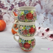 Kubek ceramiczny beczułka wzór kwiatowy Nikola Fajans Włocławek 250 ml metoda stempelka kubek z motywem kwiatowym kubek w kwiatki kolorowy