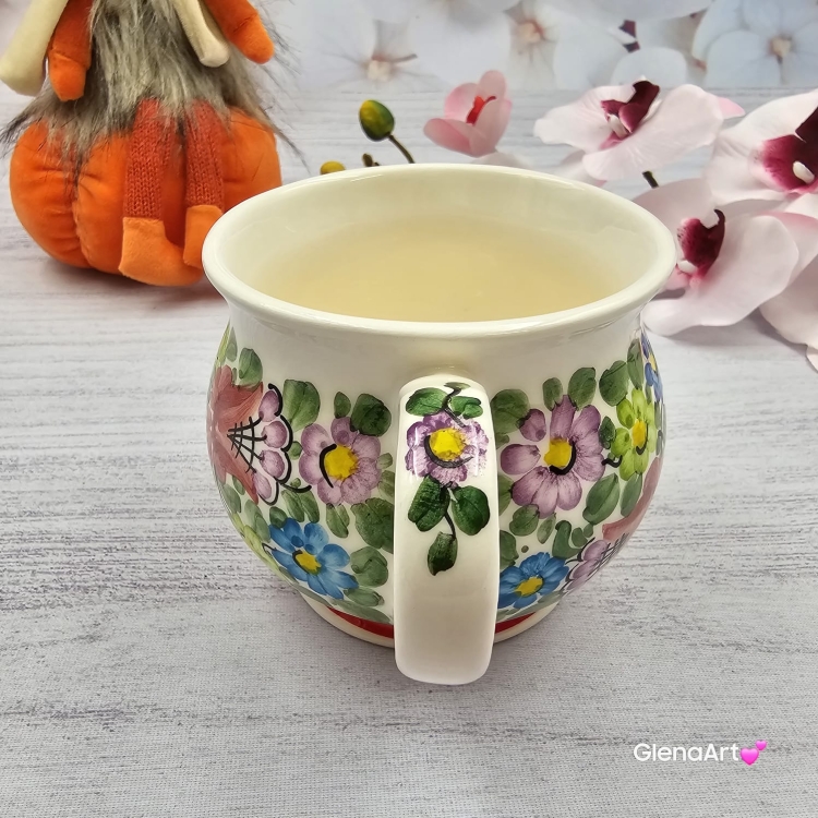 Kubek ceramiczny beczułka wzór kwiatowy Nikola Fajans Włocławek 250 ml metoda stempelka kubek z motywem kwiatowym kubek w kwiatki kolorowy