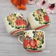 Kubek ceramiczny kolorowy z czerwonym ptaszkiem Jumbo Junior Fajans Włocławek 350 ml metoda stempelka kubek z motywem kwiatowym kolorowy kubek z ptaszkiem kubek w kwiaty z ptaszkiem