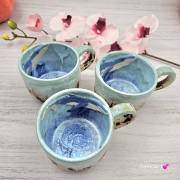 Piękny kubek morski WIELORYB kubek błękitno-biały ceramiczny z WIELORYBEM w środku nakrapiany morskie kolory ręcznie toczony i malowany rękodzieło wieloryb w kubku morska głębia