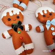 Zawieszka pierniczek świąteczna ludzik pierniczek z filcu 100 % rękodzieło bombka na choinkę z filcu ozdoba świąteczna na choinkę zawieszka piernik