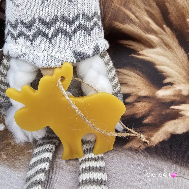 Zawieszka na choinkę z wosku pszczelego 100 % naturalna - renifer na jutowym sznurku naturalna zawieszka na choinkę renifer miodowy woskowa zawieszka renifer wosk pszczeli zawieszka naturalna