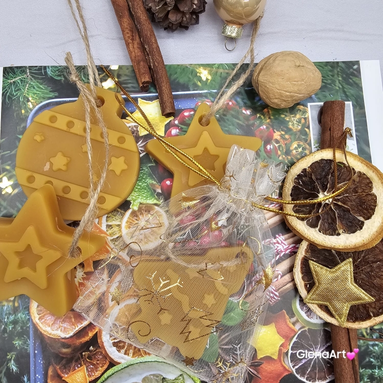 Zawieszka na choinkę motyw świąteczny z wosku pszczelego 100 % naturalna na jutowym sznurku naturalna zawieszka na choinkę miodowy woskowa zawieszka wosk pszczeli zawieszka naturalna gwiazdka bombka choinka