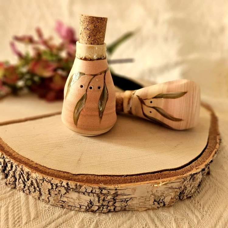 Zestaw ceramiczny - Sól i pieprz ręcznie toczony i zdobiony zatyczka z korka sypane od góry