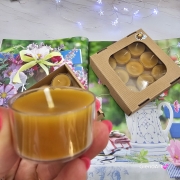 Tealight wosk pszczeli pogrzewacz z wosku pszczelego naturalna świeca z 100 % wosku pszczelego 3,5 h palenia tealight wosk pszczeli naturalny bez chemii pachnące miodkiem naturalne świeczki 9 szt. opakowanie karbowane pudełko