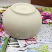 Miska beżowa ceramiczna w kropki rękodzieło ręcznie robiona z formy miska sałatkowa miseczka w kropki z jasnej masy kamionkowej