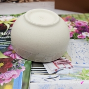 Miska beżowa ceramiczna w kropki rękodzieło ręcznie robiona z formy miska sałatkowa miseczka w kropki z jasnej masy kamionkowej