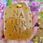 Zawieszka pszczela ozdobna zawieszki do łazienki szuflady do szafy z wosku pszczelego 100 % naturalna z suszem kwiatowym pachnąca delikatnie miodkiem na sznurku gotowa do zawieszenia zawieszka do szafy łazienki z dodatkami dwustronna Natural