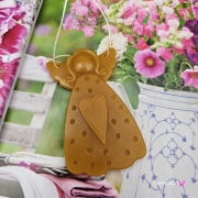 Zawieszka pszczela Aniołek ozdobna zawieszki do łazienki szuflady do szafy z wosku pszczelego 100 % naturalna pachnąca delikatnie miodkiem na sznurku gotowa do zawieszenia zawieszka do szafy łazienki Aniołek woskowy