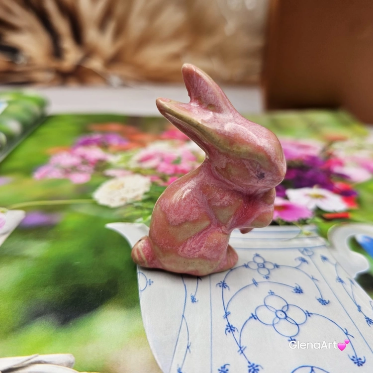 Zajączek ceramiczny figurka różowy królik zajączek ręcznie robiony Wielkanoc figurka na stół do koszyczka