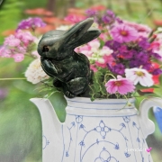 Zajączek ceramiczny figurka zielony królik zajączek ręcznie robiony Wielkanoc figurka na stół do koszyczka
